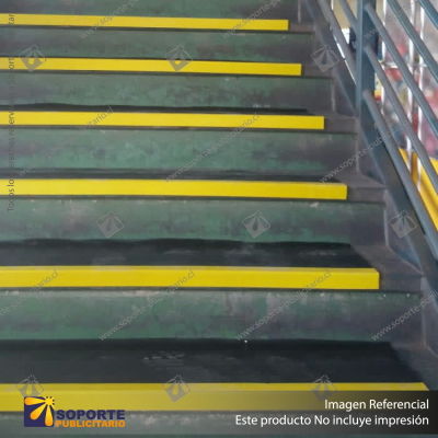 GRADA DE GOMA ESTRIADA 120 X 30 NEGRA CON PESTANA AMARILLA (BICOLOR) 120X3O NEGRA ESTRIADA PESTANA AMARILLA